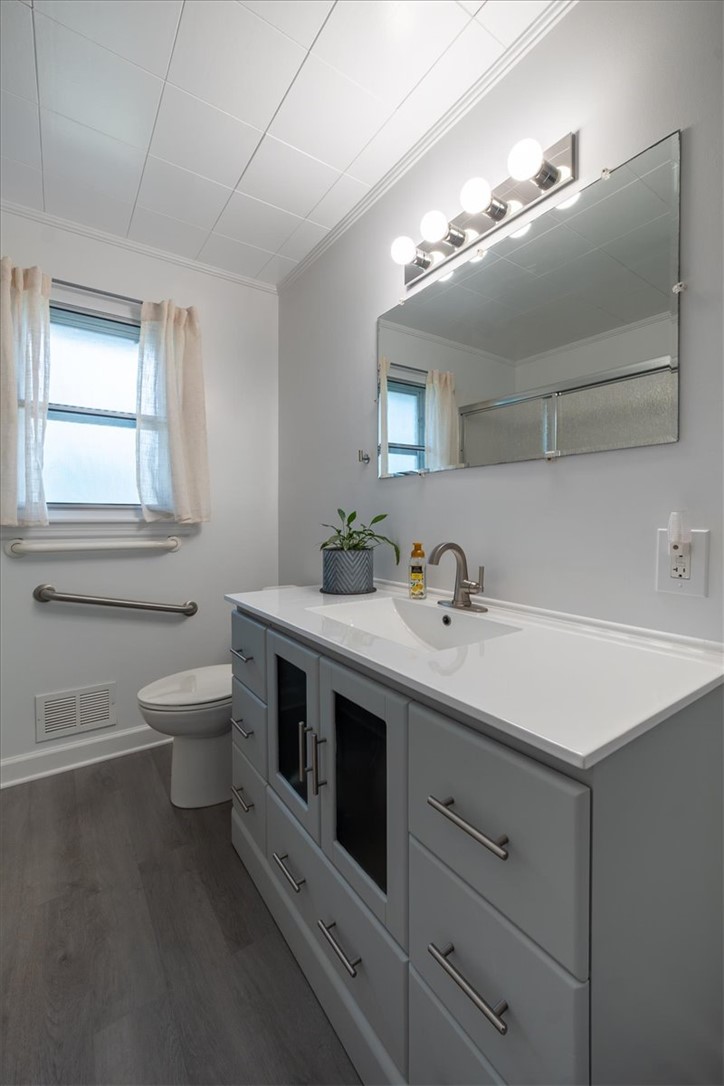 524 South Lovingood Avenue Walhalla, SC 29691 - Photo 13 of 26