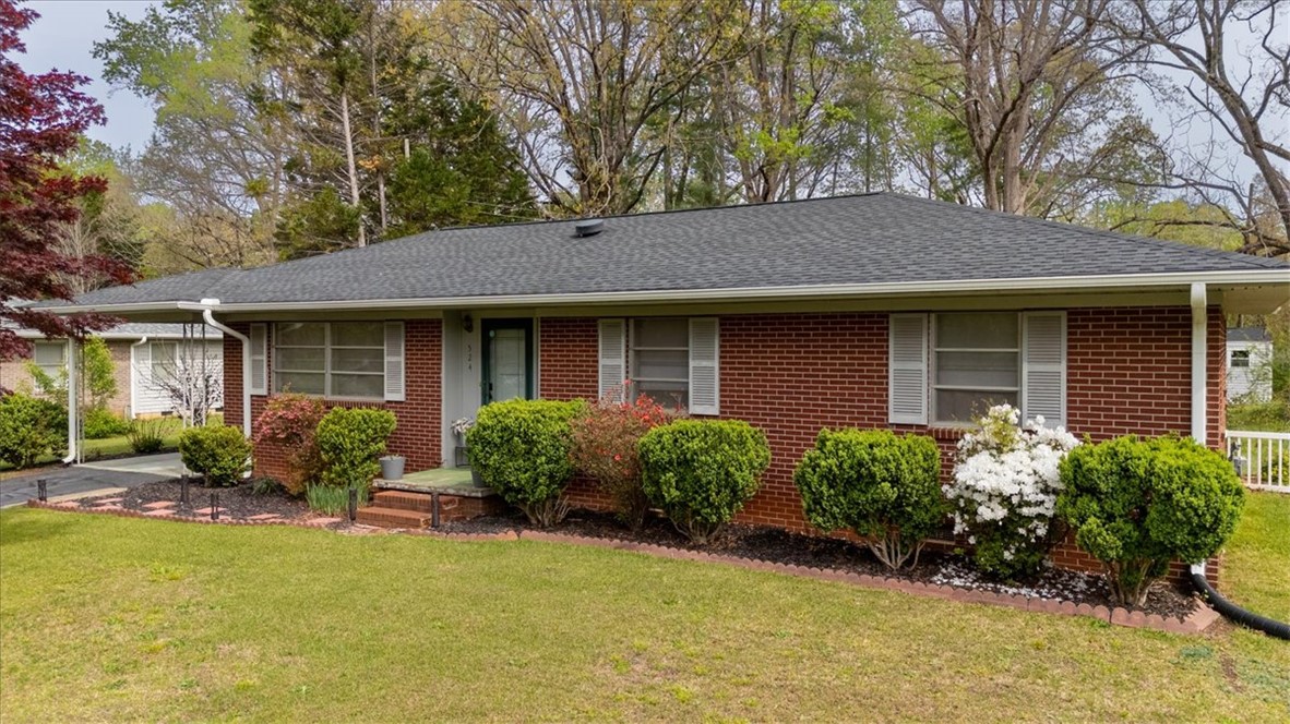 524 South Lovingood Avenue Walhalla, SC 29691 - Photo 14 of 26