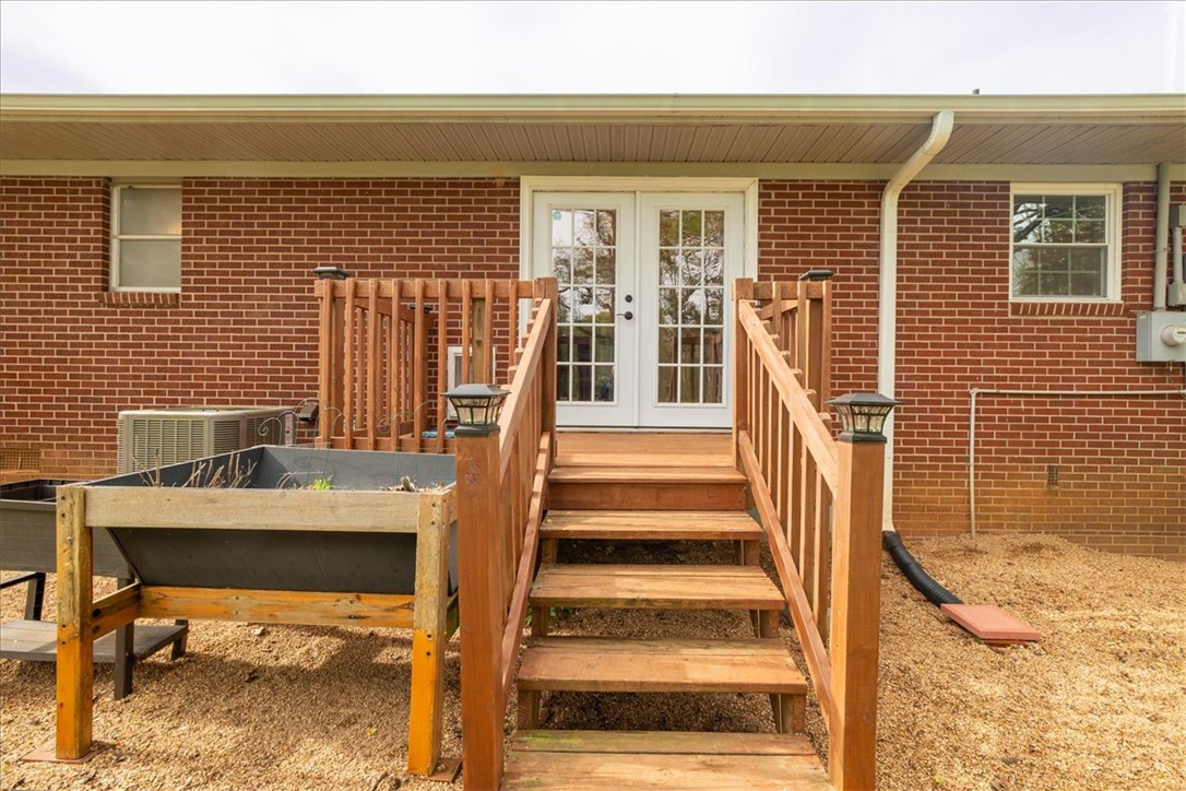 524 South Lovingood Avenue Walhalla, SC 29691 - Photo 15 of 26