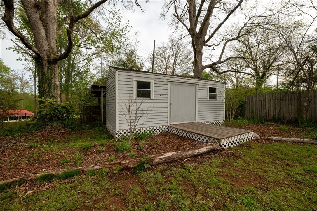 524 South Lovingood Avenue Walhalla, SC 29691 - Photo 17 of 26