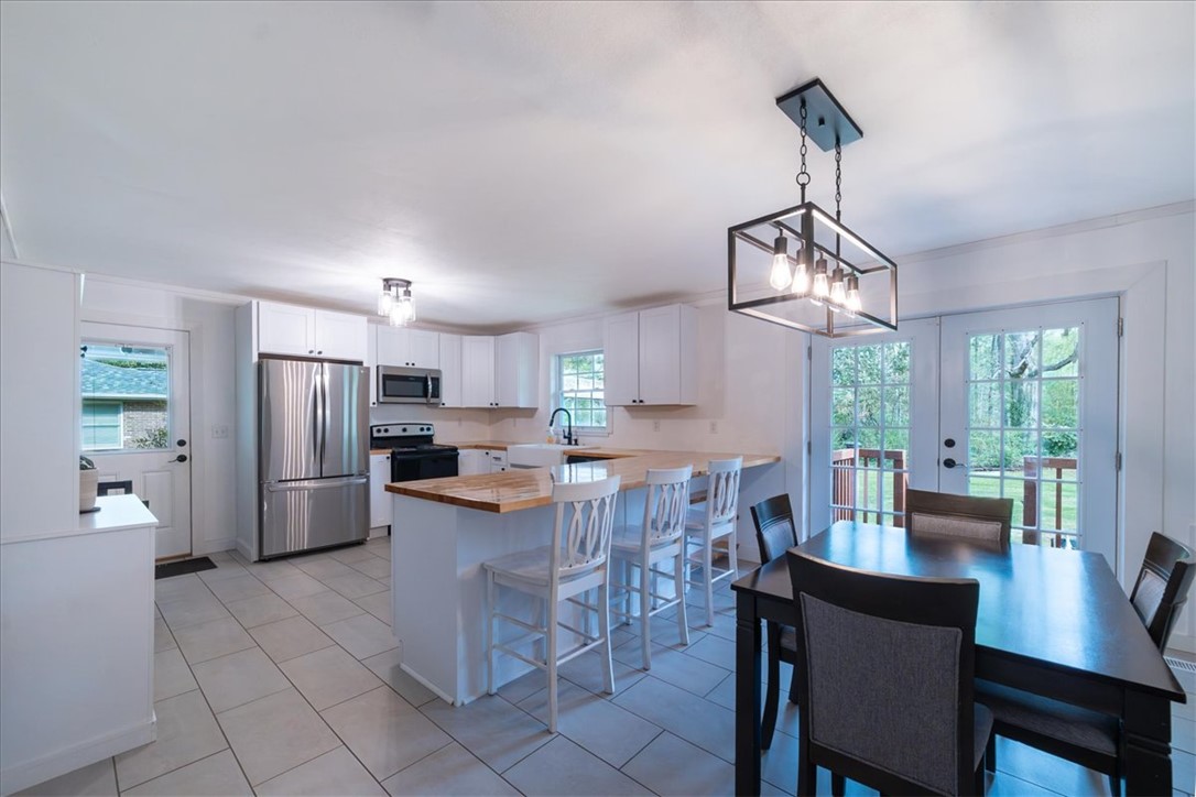 524 South Lovingood Avenue Walhalla, SC 29691 - Photo 2 of 26