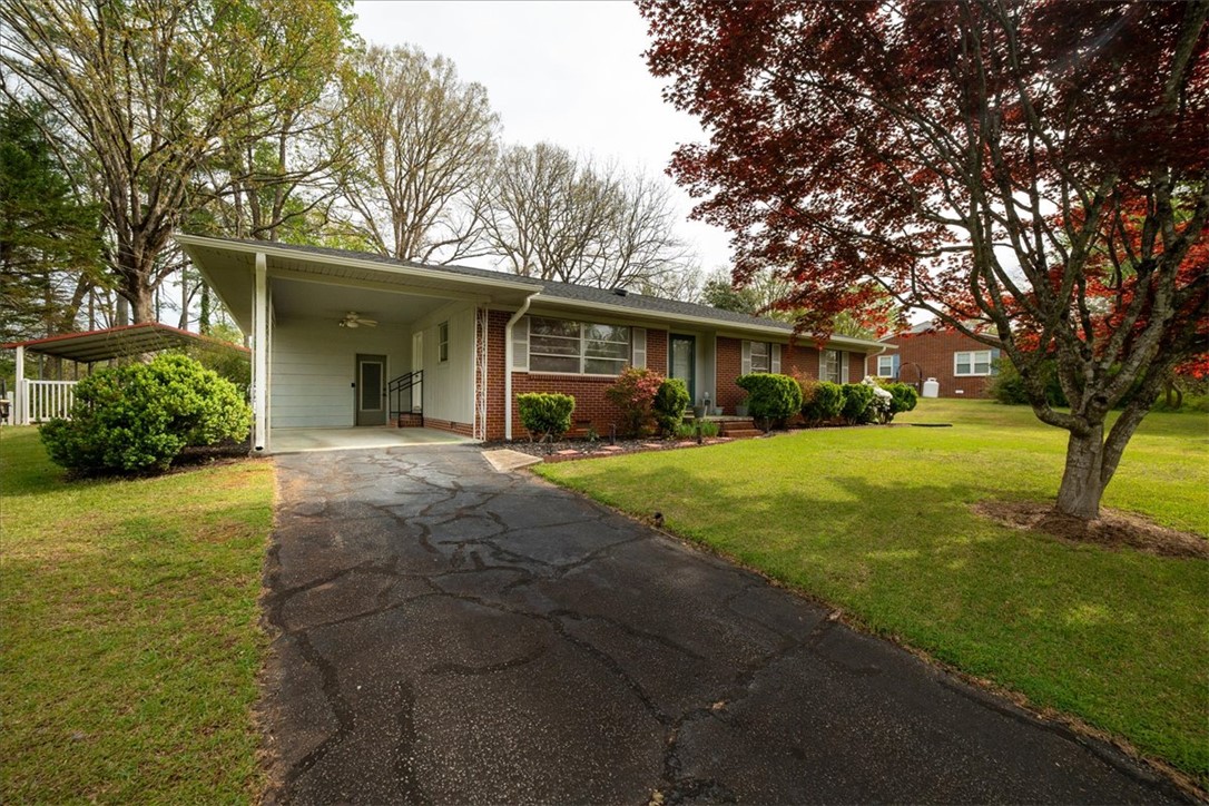 524 South Lovingood Avenue Walhalla, SC 29691 - Photo 21 of 26
