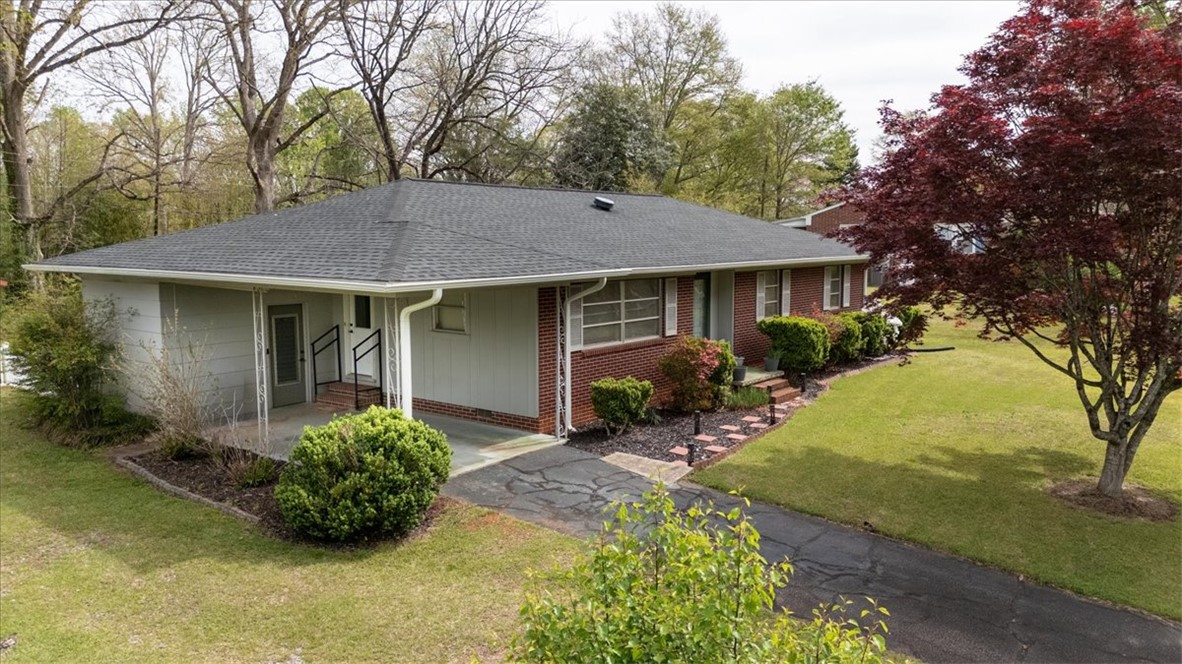 524 South Lovingood Avenue Walhalla, SC 29691 - Photo 22 of 26