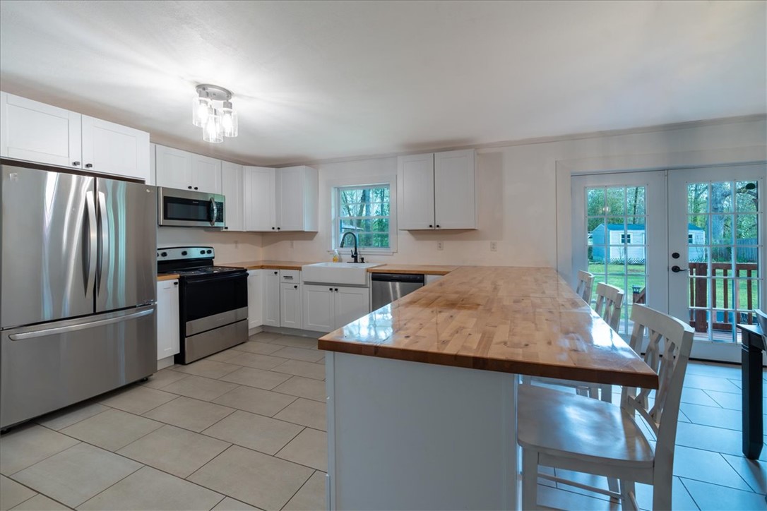 524 South Lovingood Avenue Walhalla, SC 29691 - Photo 4 of 26