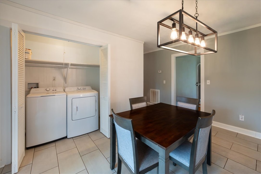 524 South Lovingood Avenue Walhalla, SC 29691 - Photo 5 of 26