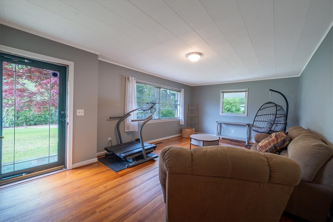 524 South Lovingood Avenue Walhalla, SC 29691 - Photo 7 of 26