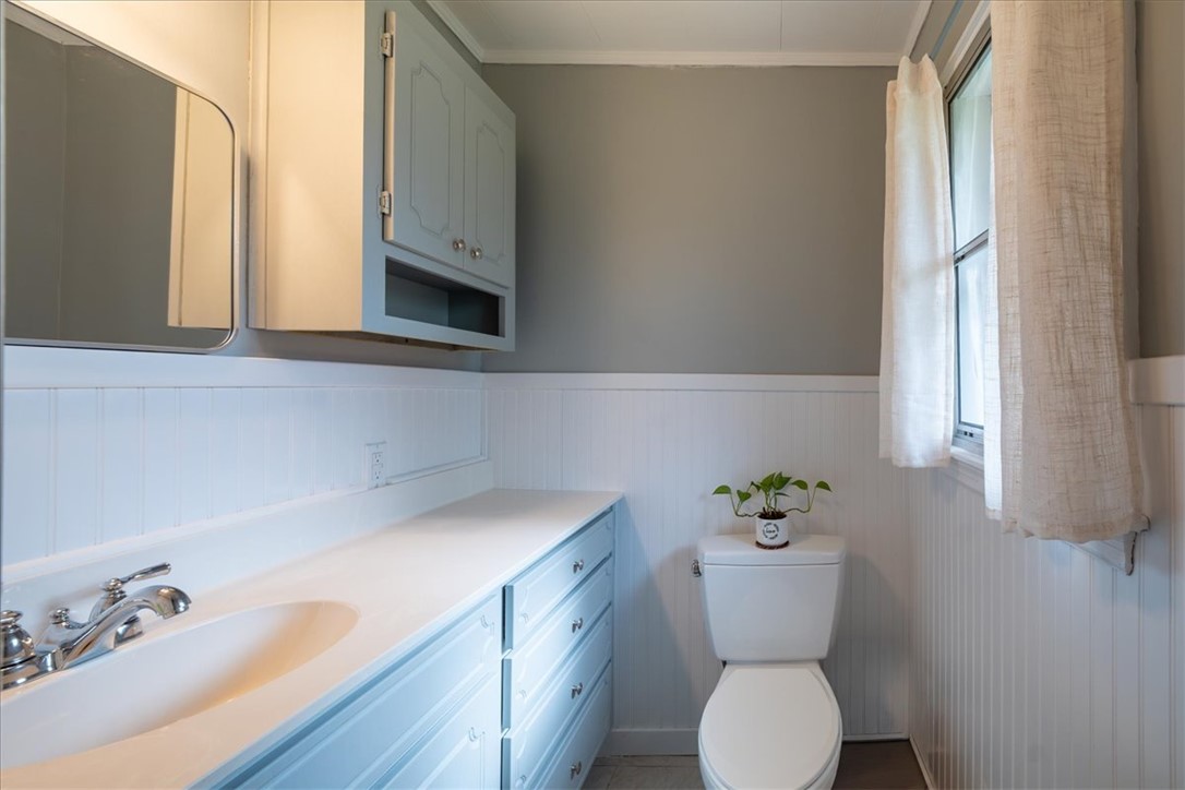 524 South Lovingood Avenue Walhalla, SC 29691 - Photo 9 of 26