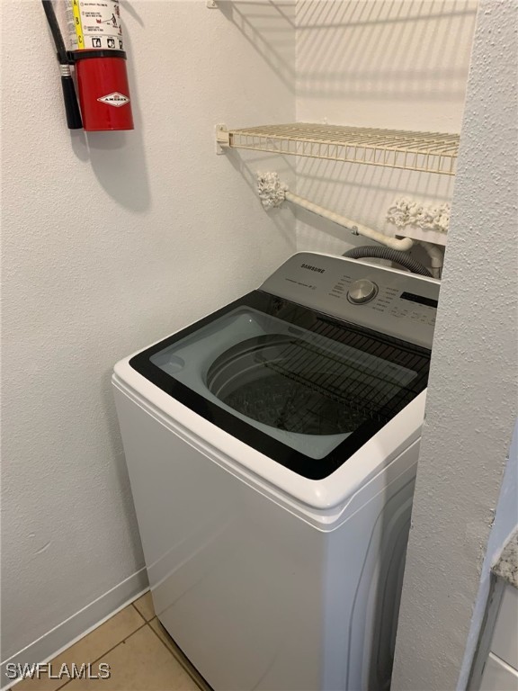 2929 Winkler Avenue, Unit 1018 Fort Myers, FL 33916 - Photo 29 of 34 a close view of stove