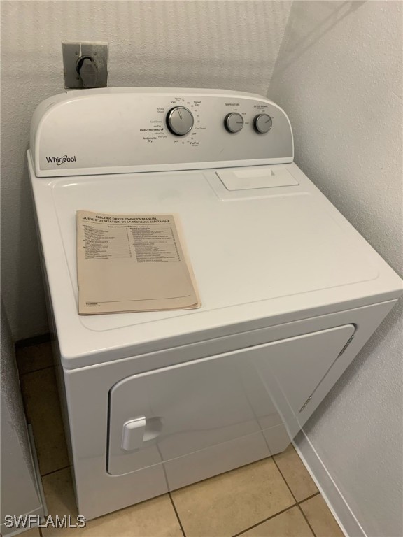2929 Winkler Avenue, Unit 1018 Fort Myers, FL 33916 - Photo 30 of 34 a close up view of washer and dryer