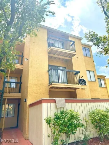 $1,140 | 2929 Winkler Avenue, Unit 1018, Fort Myers, FL 33916