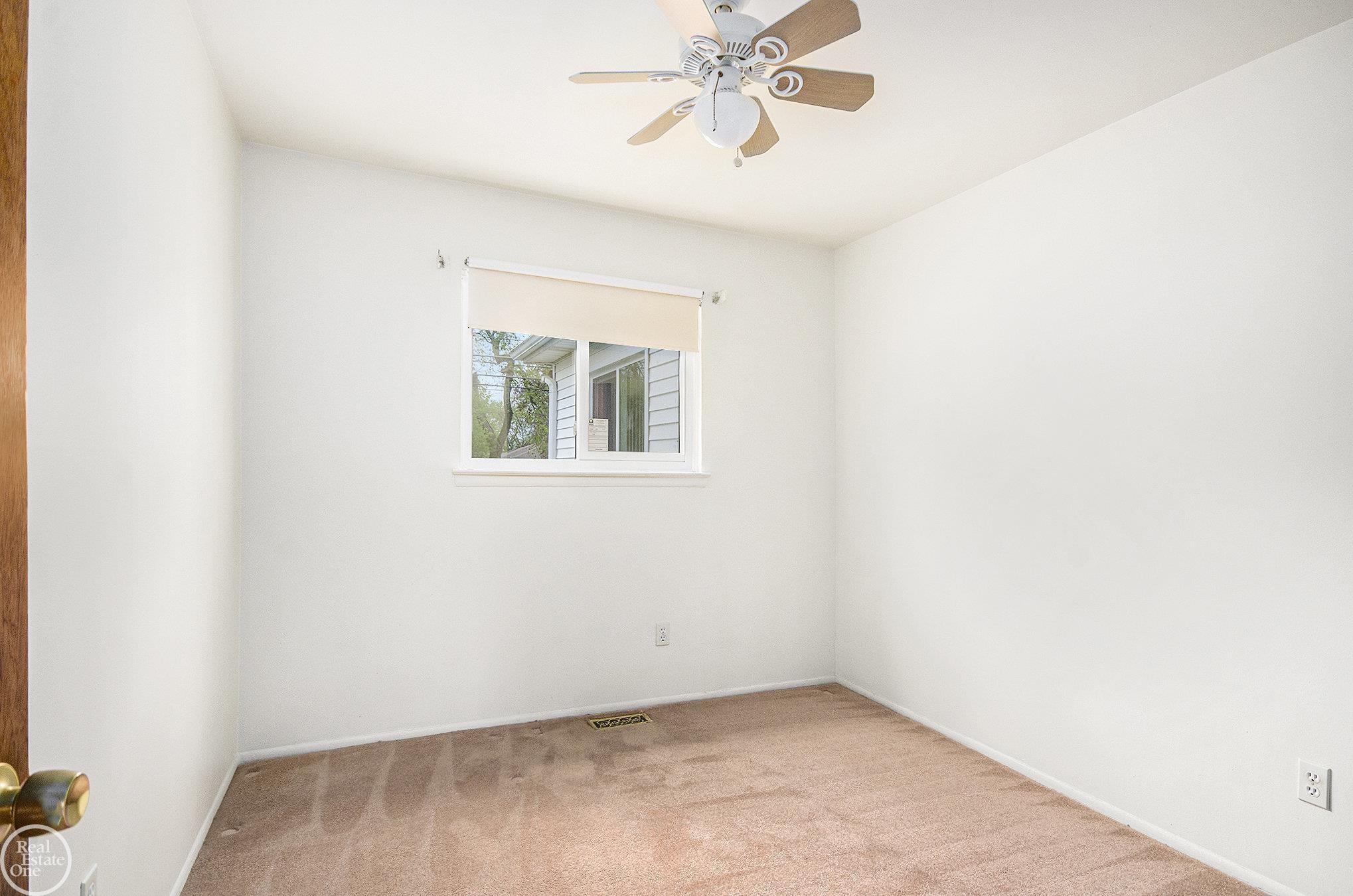 11909 Frazho Road Warren, MI 48089 - Photo 12 of 22 50173315-39870fc3-d506-4633-b0c2-f4a57e7d097d.JPG