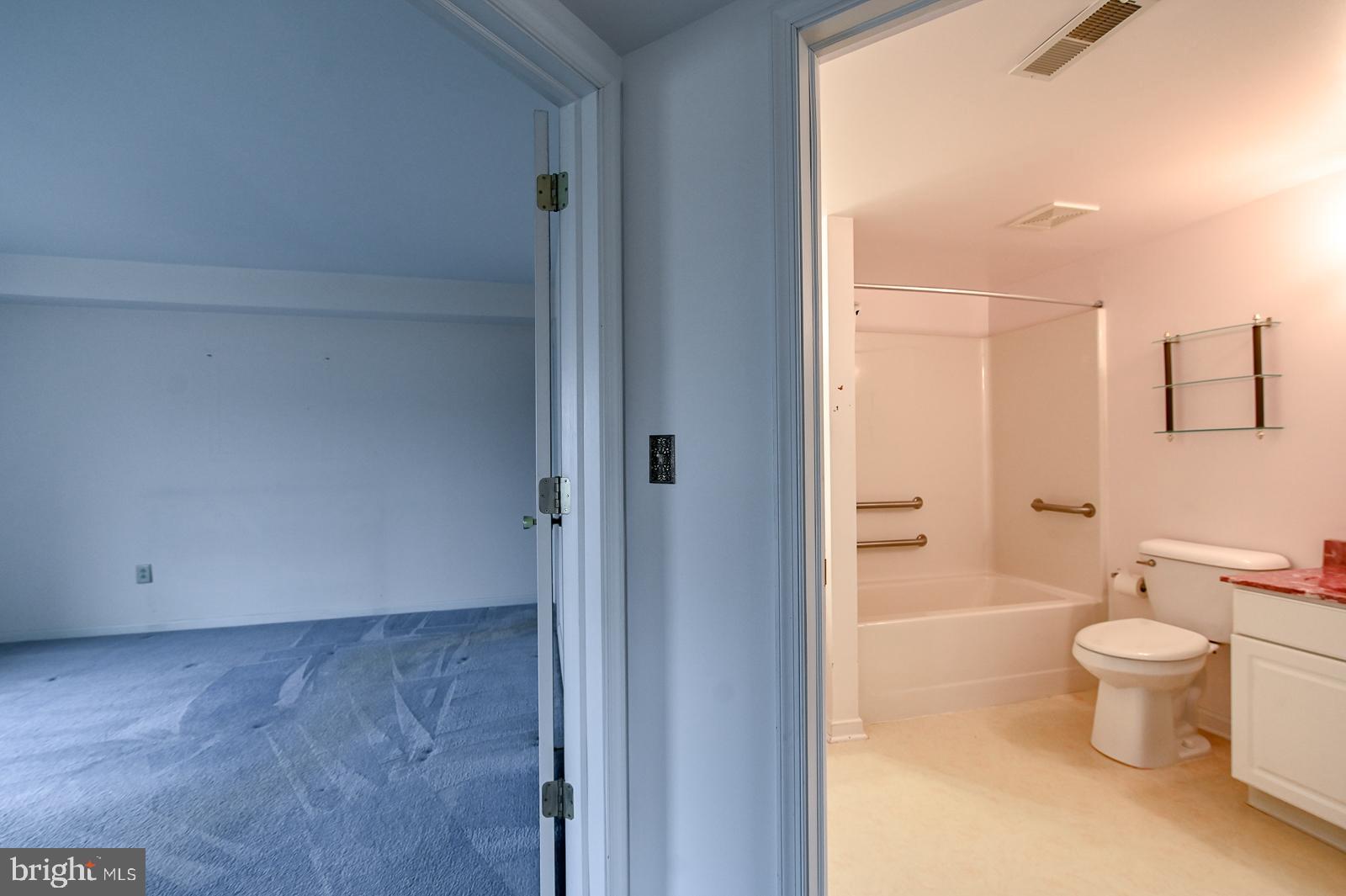 348 Brandon Road Norristown, PA 19403 - Photo 18 of 34 Bathroom
