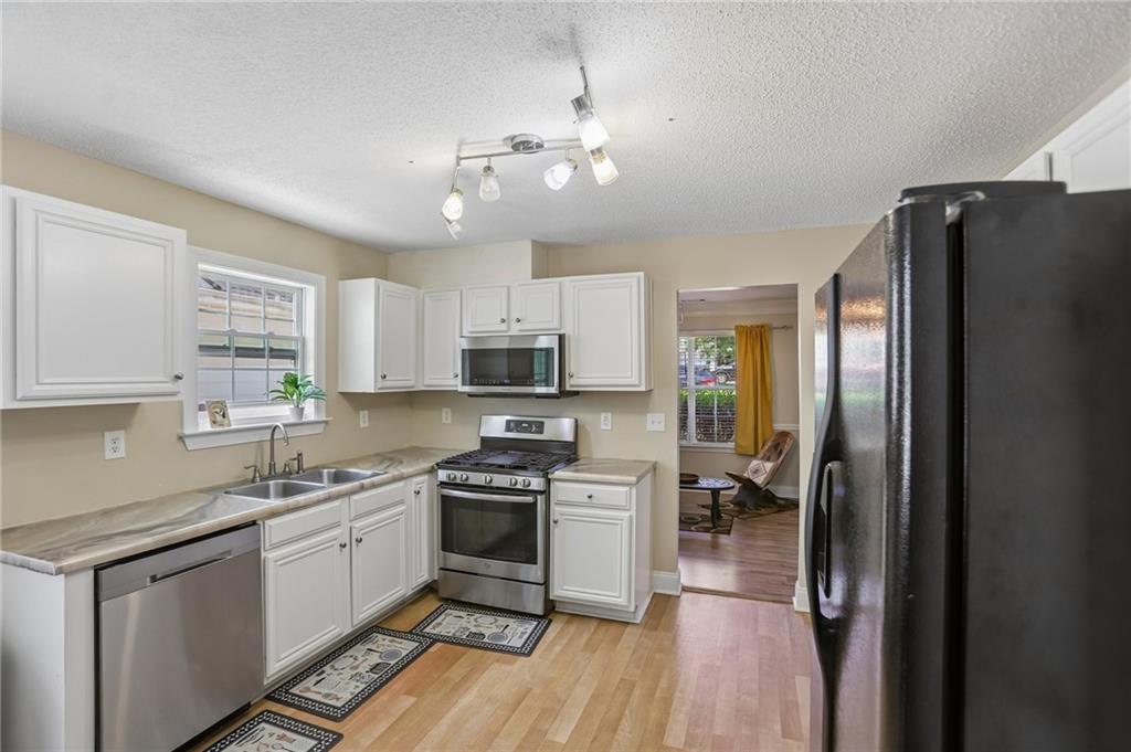 1586 Rice Square Lithonia, GA 30058 - Photo 2 of 24