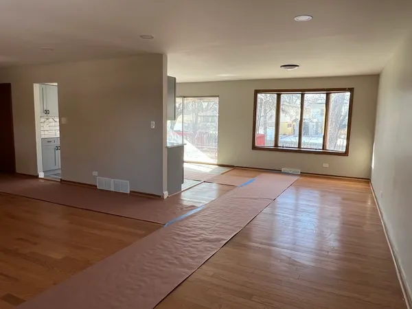 $2,900 | 530 North Arizona Avenue, Glenwood, IL 60425