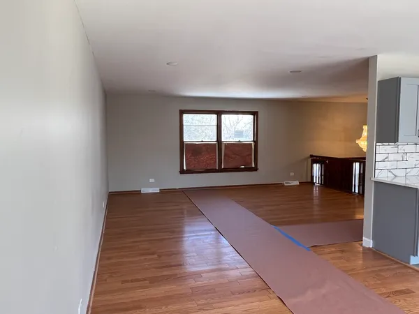 $2,900 | 530 North Arizona Avenue, Glenwood, IL 60425