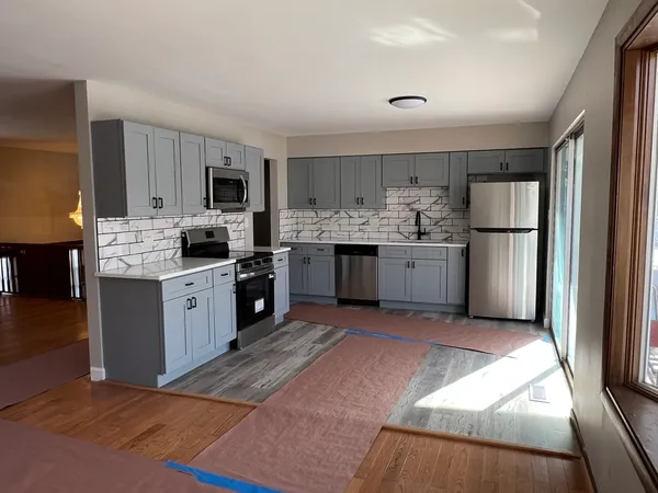 $2,900 | 530 North Arizona Avenue, Glenwood, IL 60425