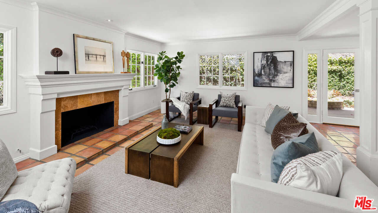 3944 Mandeville Canyon Road Los Angeles, CA 90049 - Photo 15 of 39