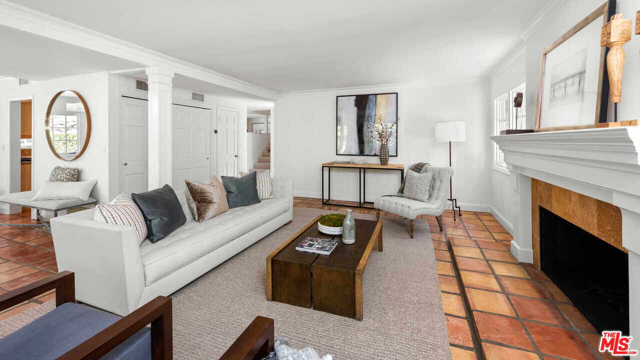 3944 Mandeville Canyon Road Los Angeles, CA 90049 - Photo 17 of 39