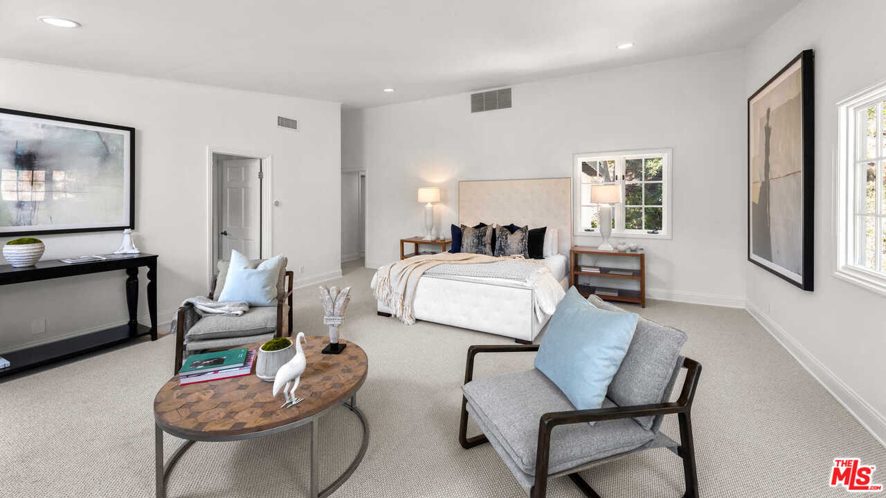 3944 Mandeville Canyon Road Los Angeles, CA 90049 - Photo 26 of 39