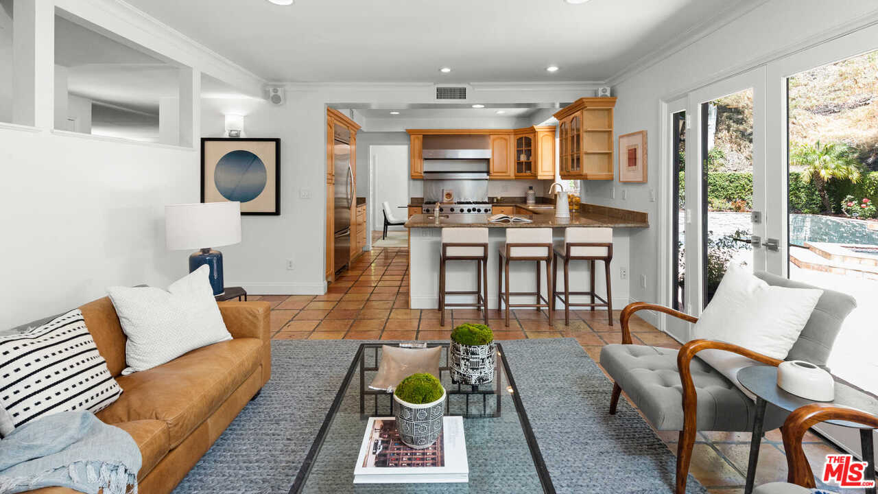 3944 Mandeville Canyon Road Los Angeles, CA 90049 - Photo 8 of 39