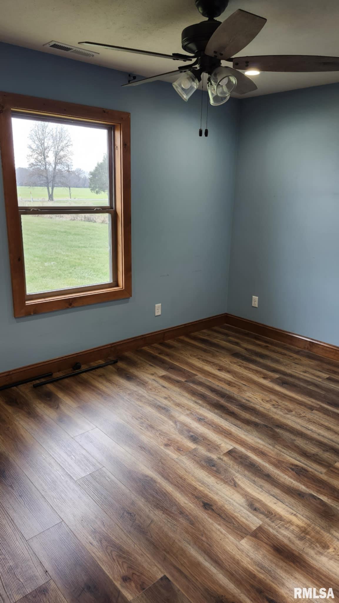 15479 Willis Road Benton, IL 62812 - Photo 13 of 20 Gallery Image 13