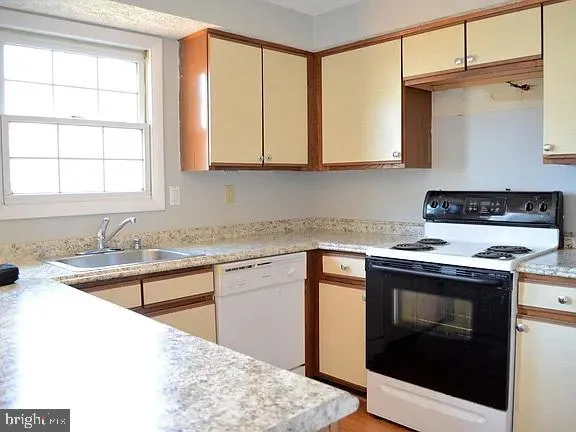 $2,300 | 49 Rocky Brook Court, Windsor Mill, MD 21244