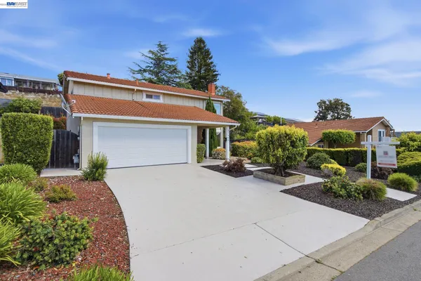 $1,300,000 | 27966 El Portal Drive, Hayward, CA 94542