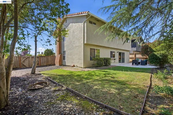 $1,300,000 | 27966 El Portal Drive, Hayward, CA 94542