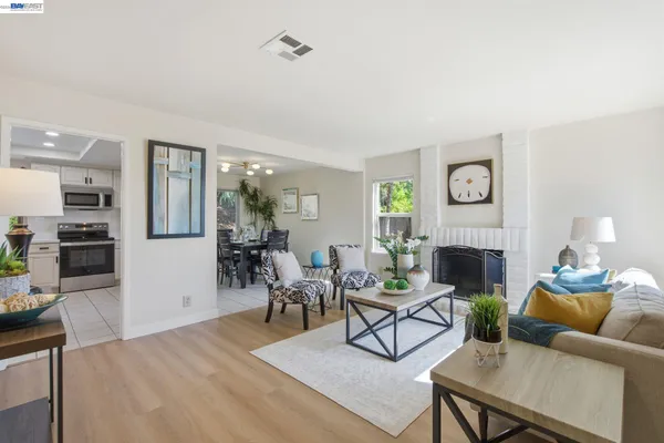 $1,300,000 | 27966 El Portal Drive, Hayward, CA 94542