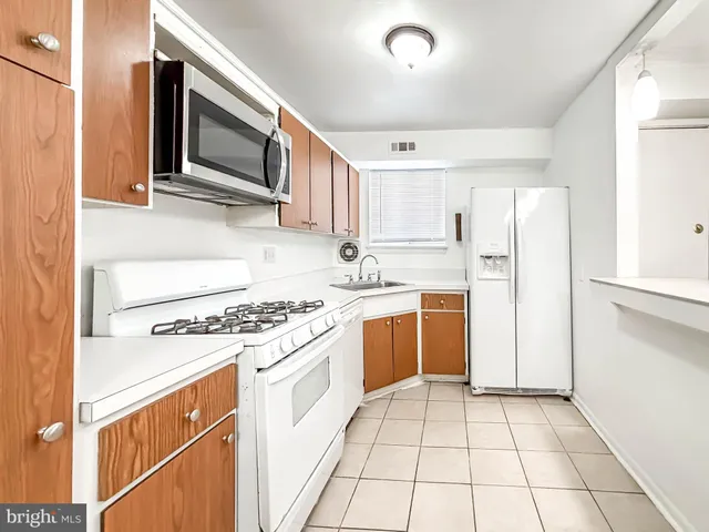 $1,380 | 11402 Cherry Hill Road, Unit 104, Beltsville, MD 20705