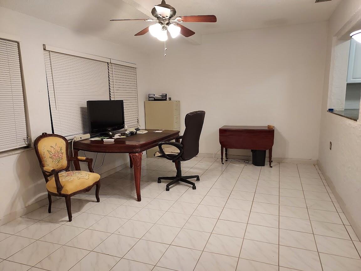 22367 Greentree Circle Boca Raton, FL 33433 - Photo 15 of 33 enclosed porch decjpg