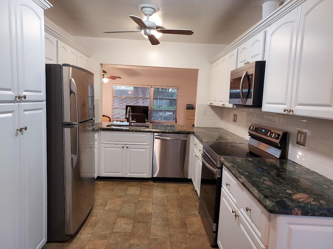 22367 Greentree Circle Boca Raton, FL 33433 - Photo 8 of 33 kitchen ref