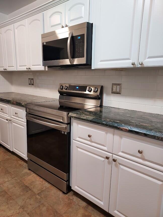 22367 Greentree Circle Boca Raton, FL 33433 - Photo 10 of 33 New appliances