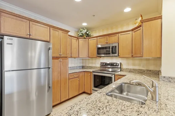 $470,000 | 1312 Emerald Court, Unit 1312, Tewksbury, MA 01876