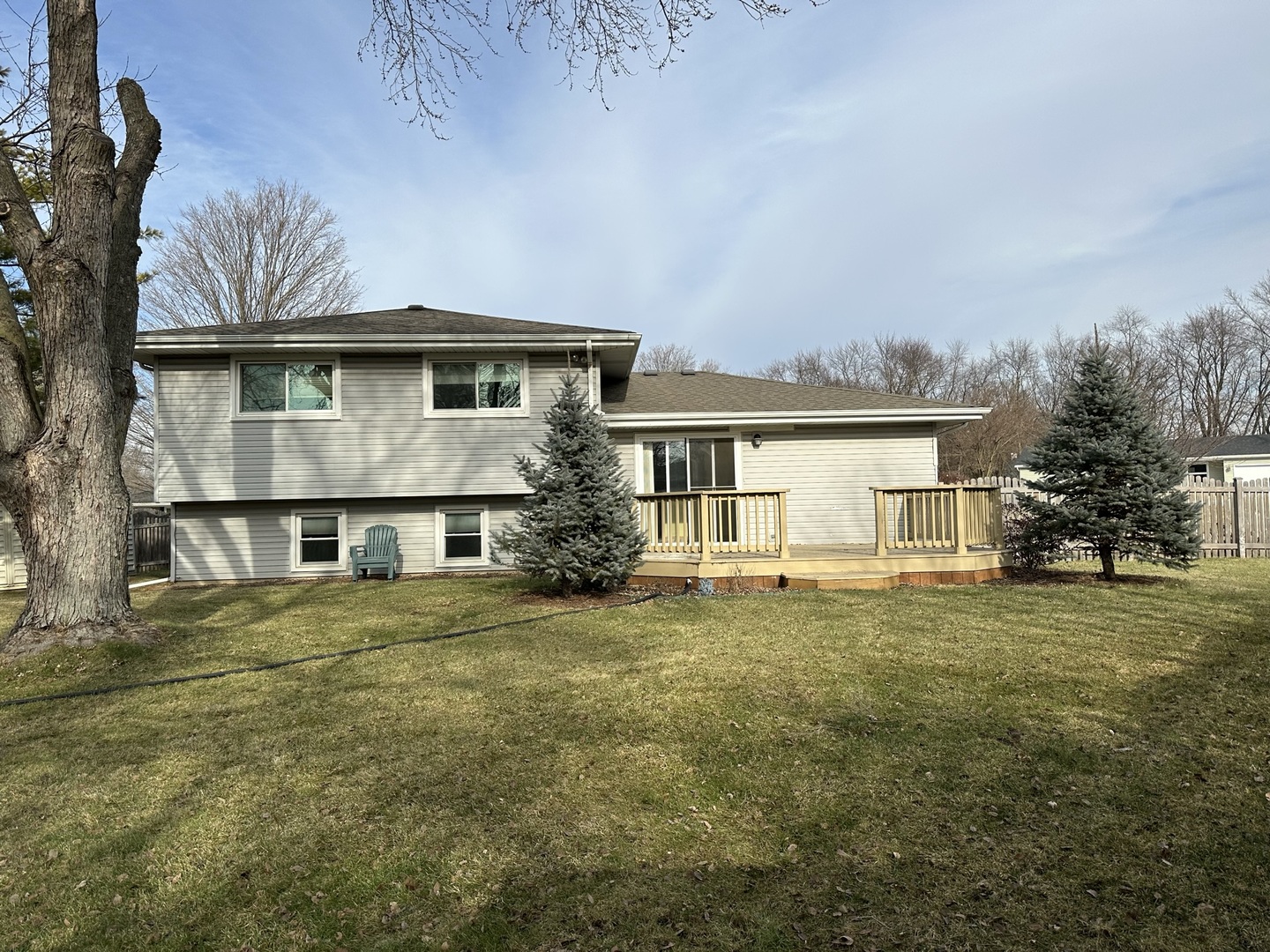 320 Stonegate Road New Lenox, IL 60451 - Photo 29 of 31 a front view of a house with a garden
