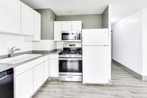 $219,000 | 33 North Main Street, Unit 5B, Lombard, IL 60148