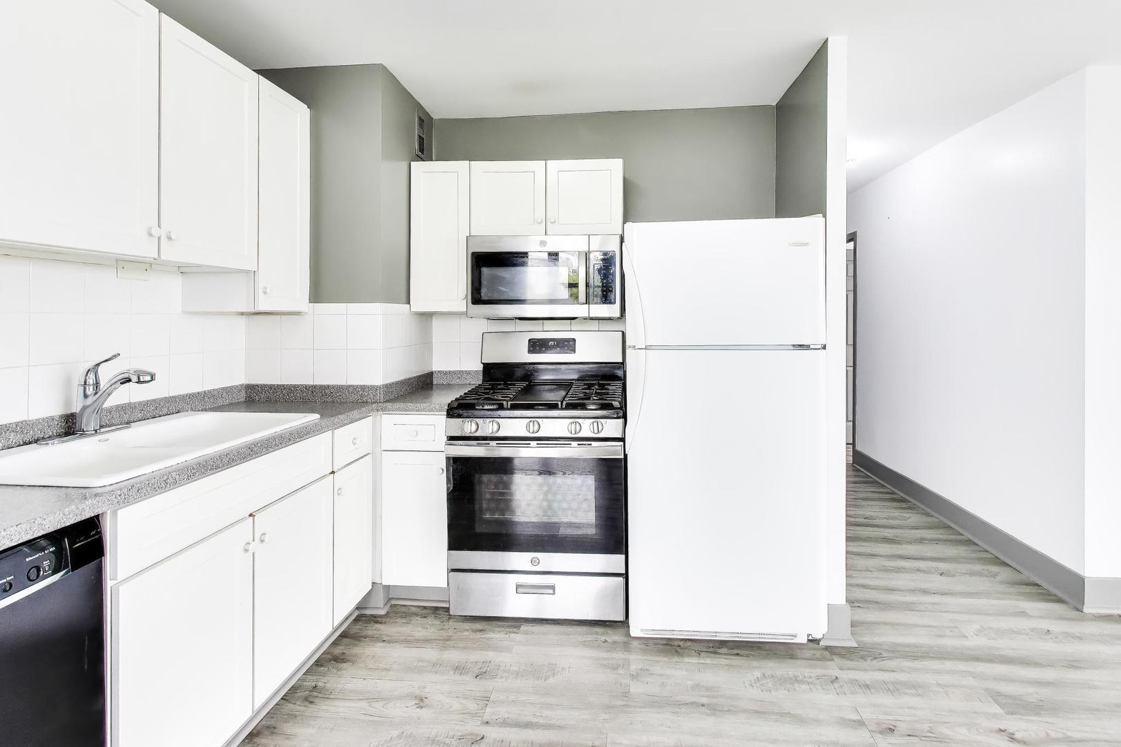 33 North Main Street, Unit 5B Lombard, IL 60148 - Photo 10 of 33
