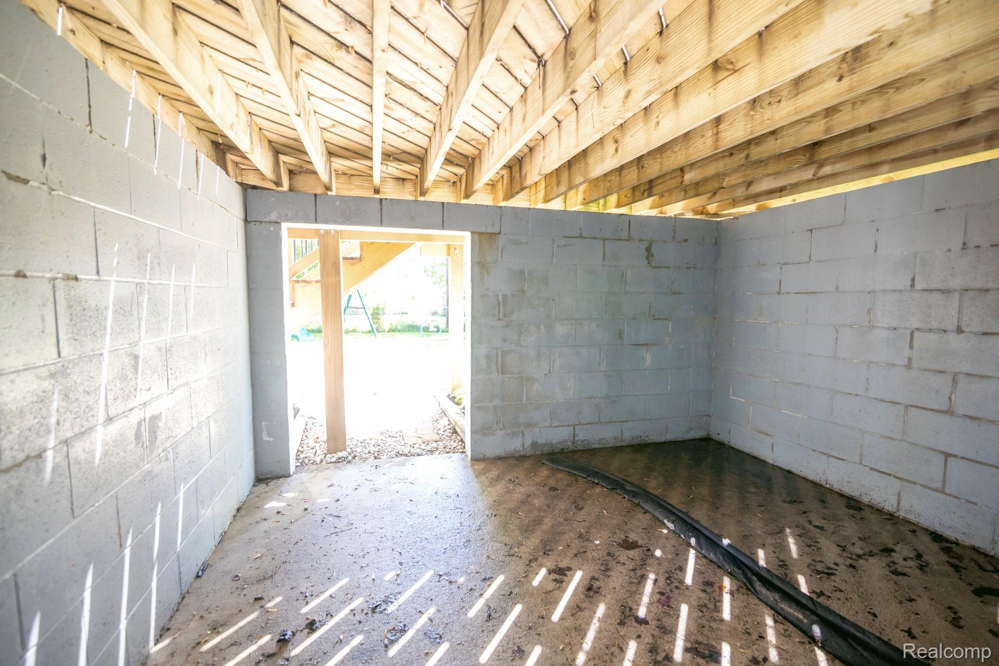 3757 Cone Avenue Rochester, MI 48309 - Photo 20 of 45 -1-18.jpg