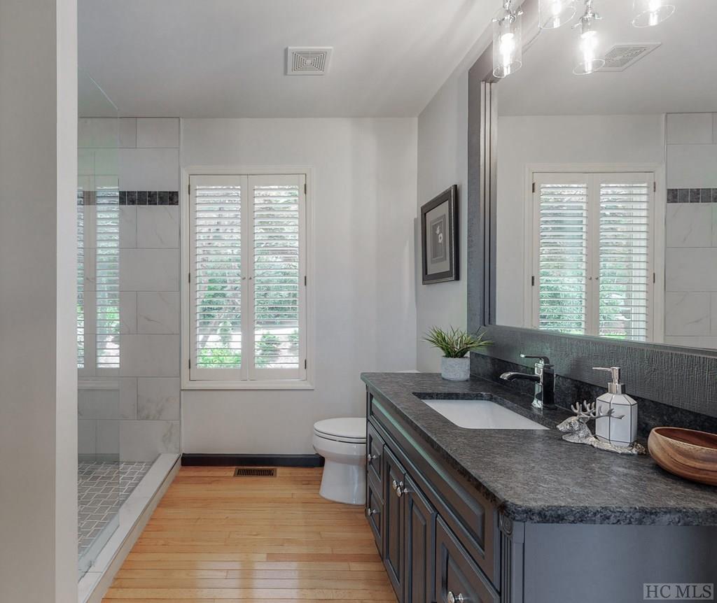 260 Deer Run Road Sapphire, NC 28774 - Photo 19 of 51 Gallery Image 19