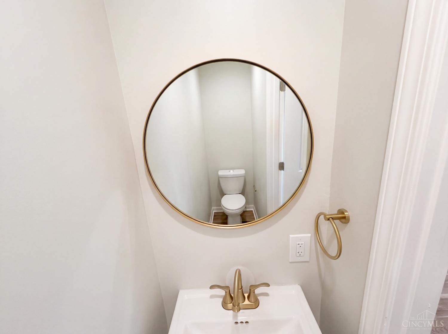155 Bonham Road Cincinnati, OH 45215 - Photo 15 of 30