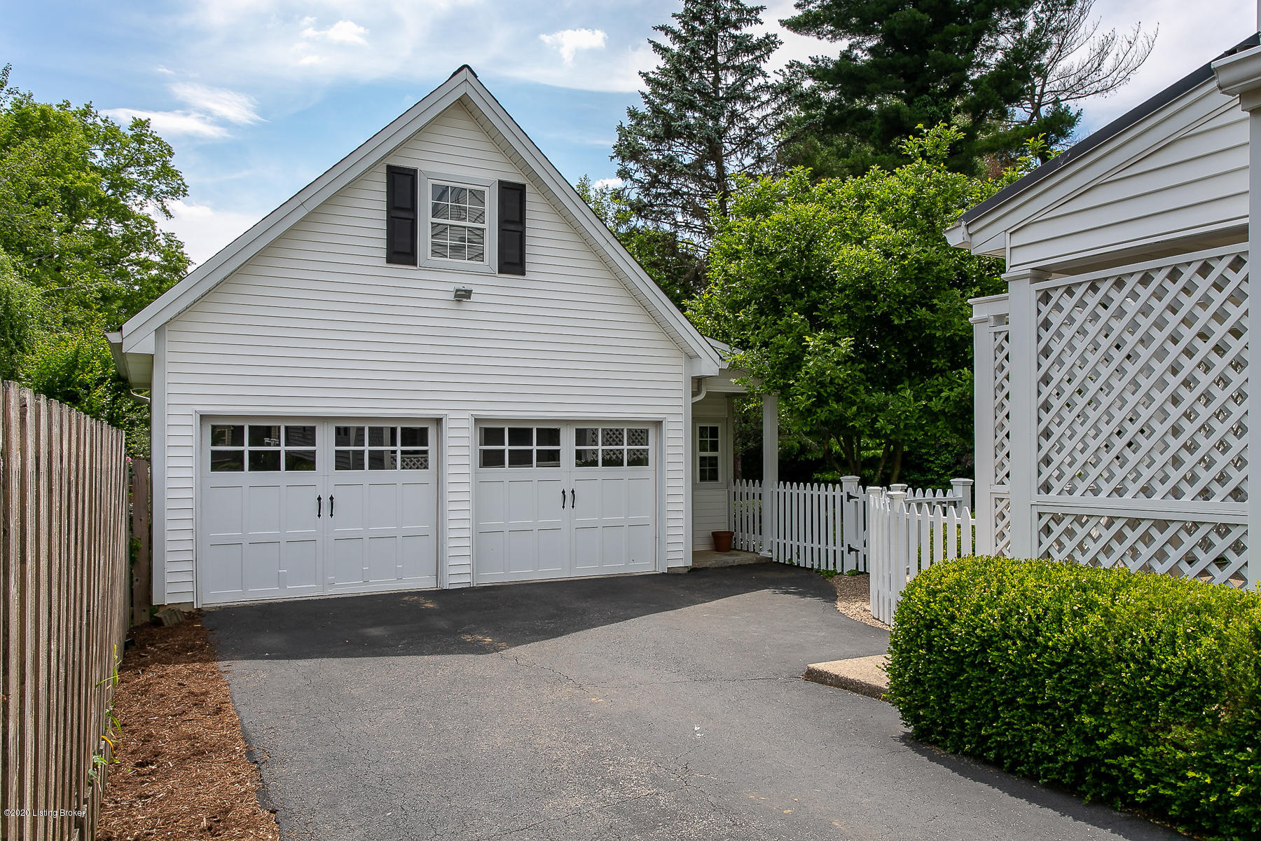 606 Upland Road Louisville, KY 40206 - Photo 35 of 35 Garage