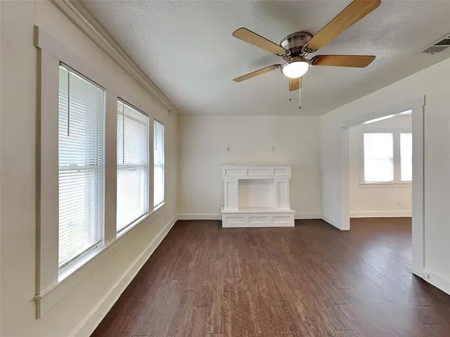$1,995 | 2911 Ryan Avenue, Unit FRONT, Fort Worth, TX 76110