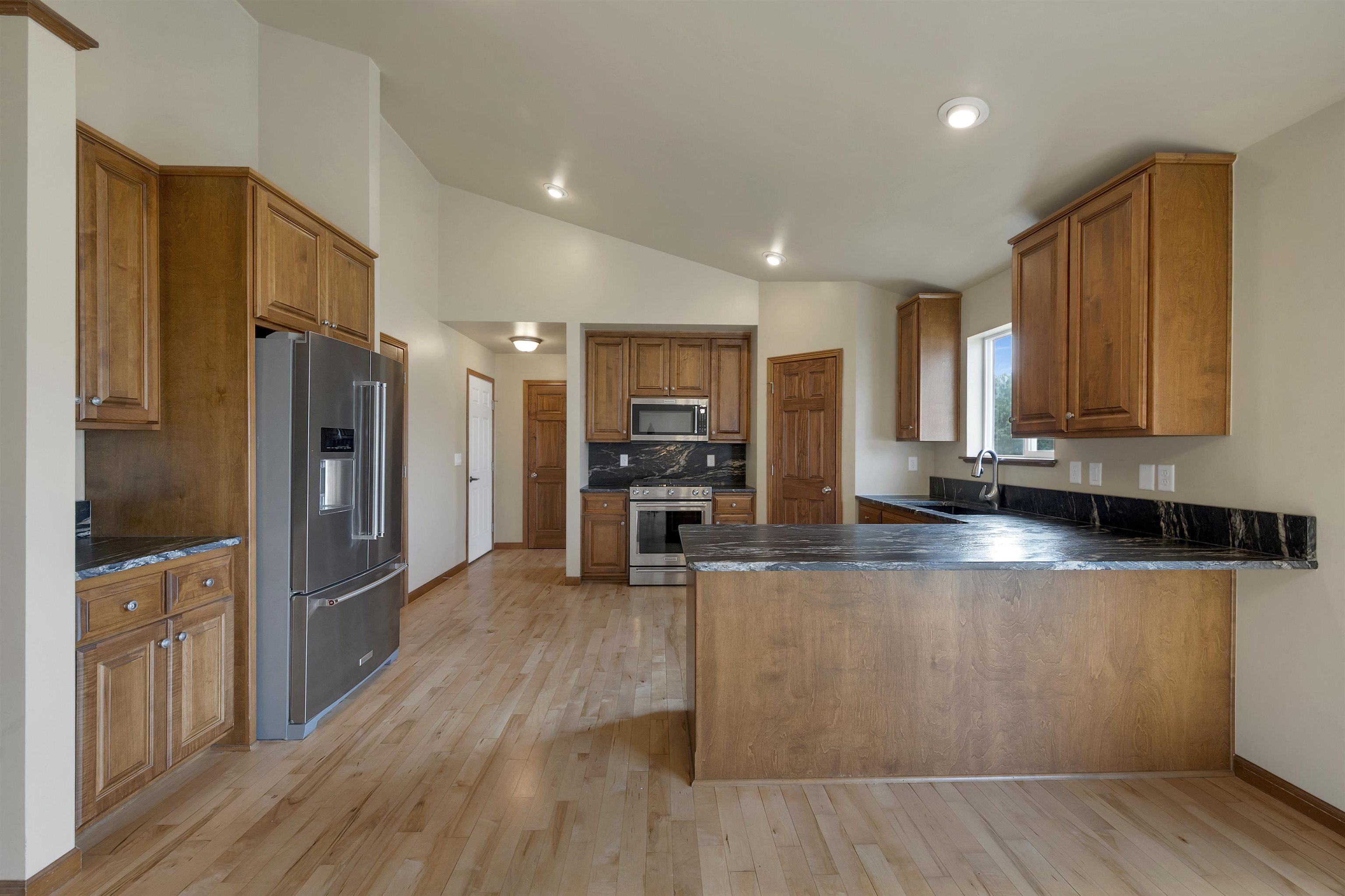 2352 Oak Ridge Circle De Pere, WI 54115 - Photo 11 of 49 Gallery Image 11
