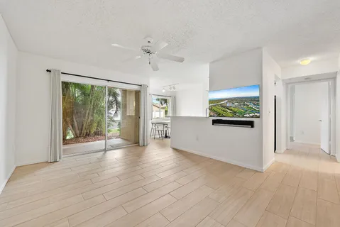 $229,000 | 272 Village Boulevard, Unit 7111, Tequesta, FL 33469