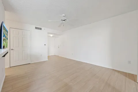 $229,000 | 272 Village Boulevard, Unit 7111, Tequesta, FL 33469