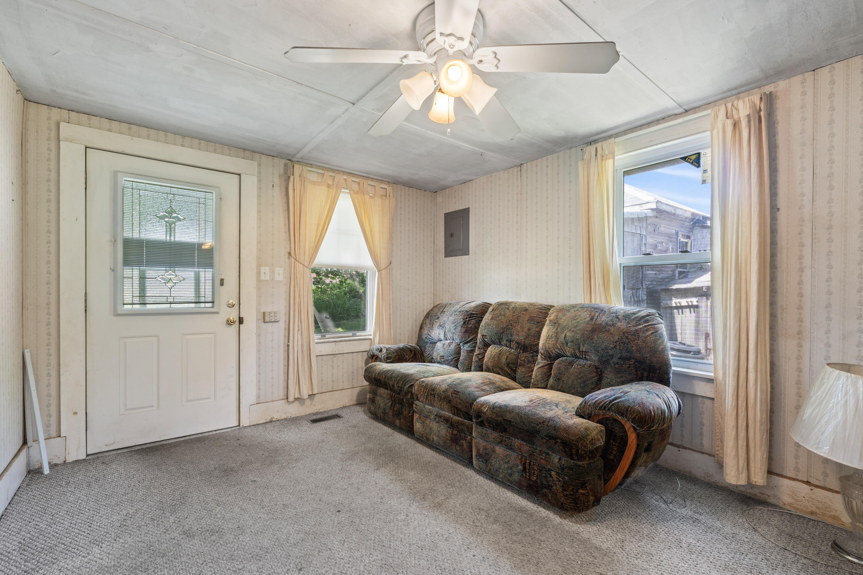 1749 Harpswell Islands Road Orrs Island, ME 04066 - Photo 5 of 36 Living room