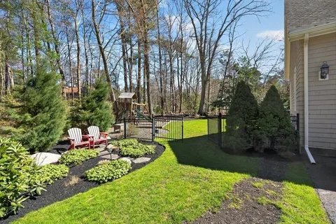 $1,999,999 | 440 King Street, Cohasset, MA 02025
