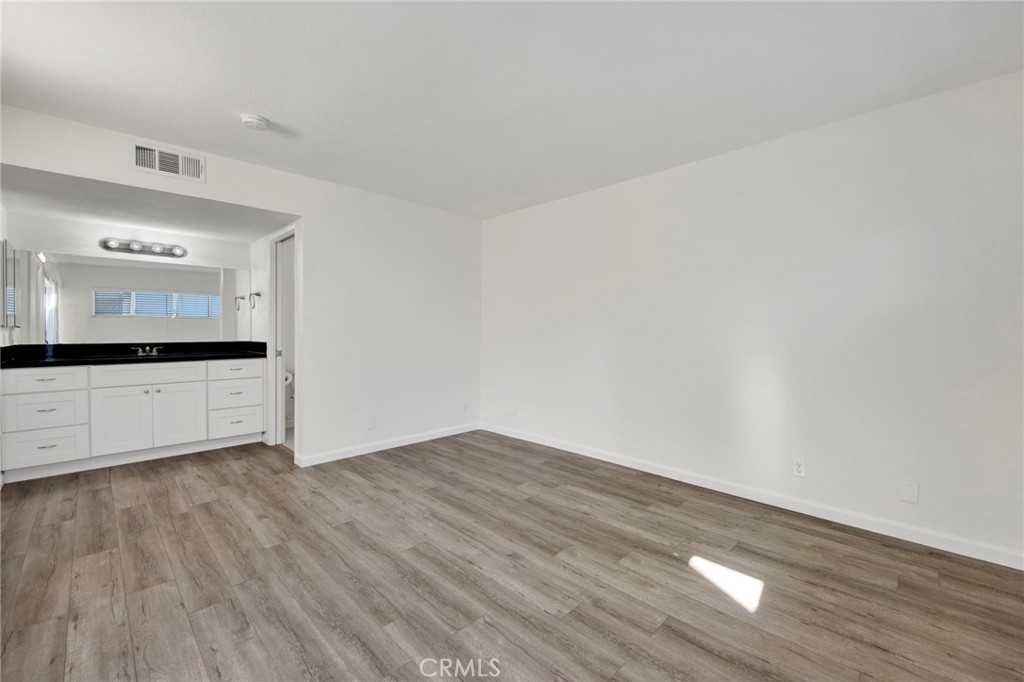 20155 Keswick Street, Unit 219 Winnetka, CA 91306 - Photo 12 of 44