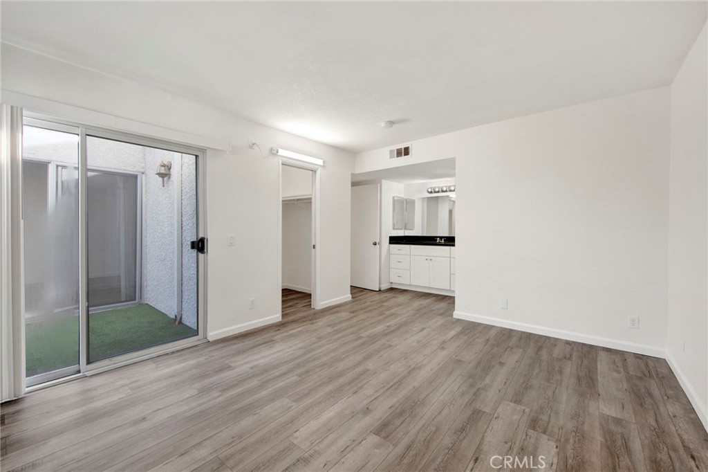 20155 Keswick Street, Unit 219 Winnetka, CA 91306 - Photo 13 of 44