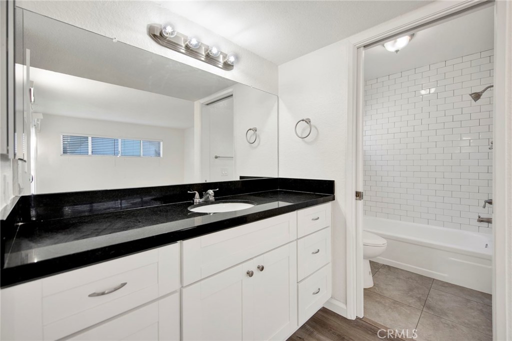 20155 Keswick Street, Unit 219 Winnetka, CA 91306 - Photo 17 of 44